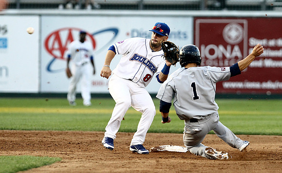 Sports/Baseball